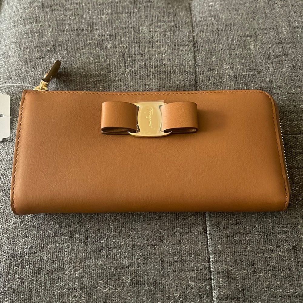**Authentic**Salvatore Ferragamo Wallet